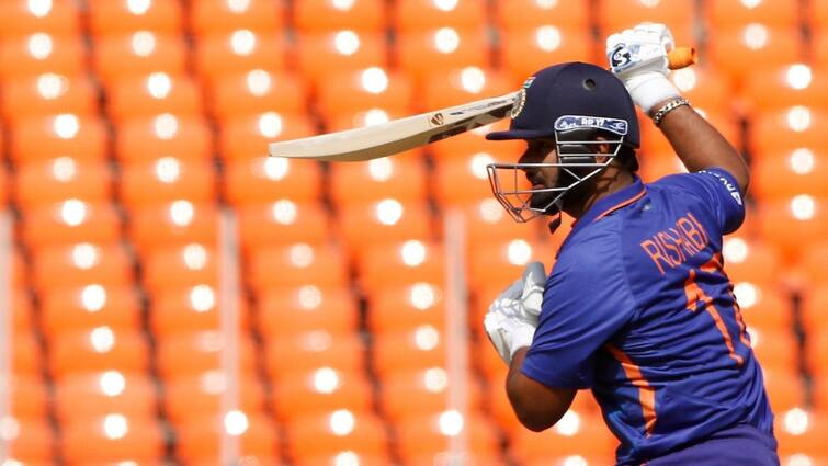 IND vs WI 2nd ODI Rishabh Pant opening batsman second odi against West Indies Fans comment when will ruturaj gaikwad IND vs WI 2nd ODI: রুতুরাজরা কবে সুযোগ পাবেন? ওপেনার পন্থকে দেখে সোশ্য়াল মিডিয়ায় প্রশ্ন