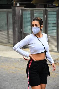 Malaika Arora Photos: कैस्पर को घुमाने निकली मलाइका अरोड़ा दिखीं थकी हारी, कमर पर हाथ रख चूर हुईं ये नारी!
