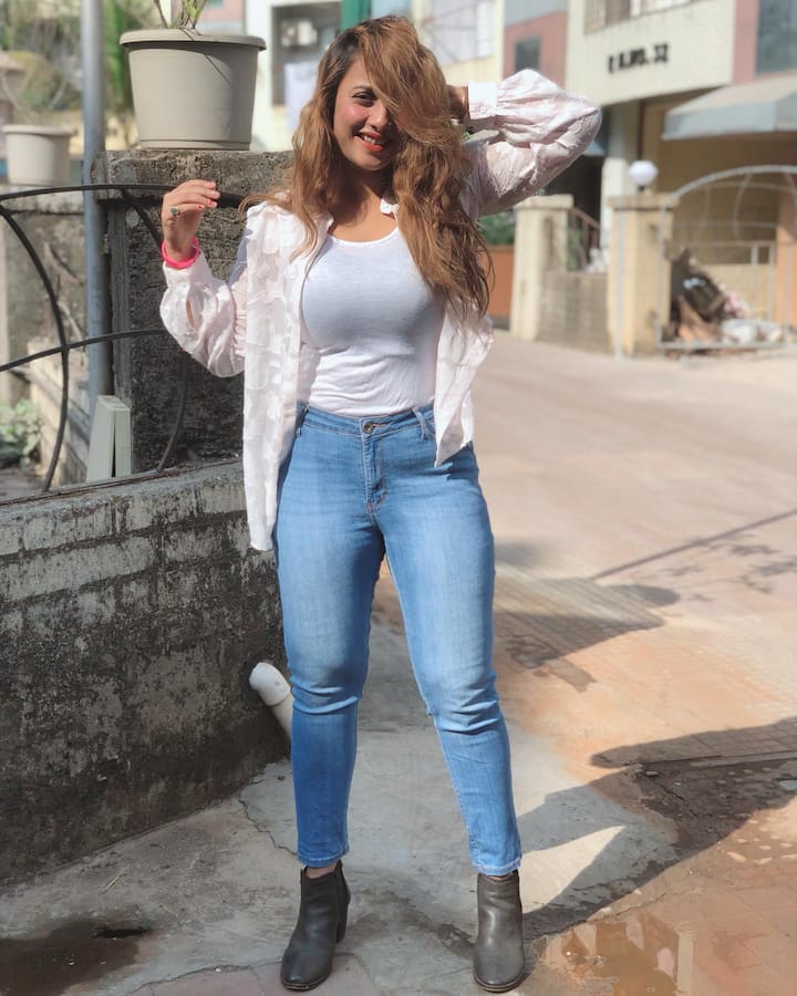 बता दें कि सोशल मीडिया पर रानी की तगड़ी फैन फॉलोइंग हैं. लाखों लोग उन्हें इस्टाग्राम फर फॉलो करते हैं.