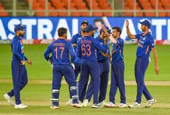 IND vs WI: गेंदबाजों ने दूसरे वनडे में दिलाई जीत, भारत ने वेस्टइंडीज के खिलाफ रिकॉर्ड 11वीं सीरीज अपने नाम की