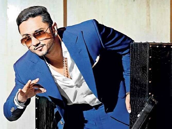 यो यो हनी सिंह का रियल नेम हृदेश सिंह है. हनी सिंह को भला कौन नहीं जानता है.