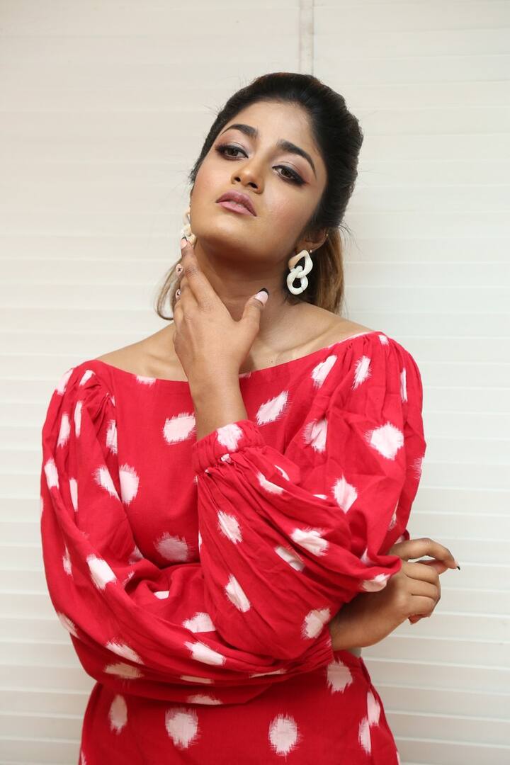 డింపుల్ హయతి హాట్ ఫోటోలు