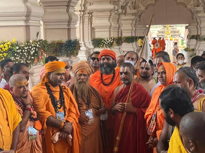 ఎనిమిదోరోజు యజ్ఞంలో భాగంగా శ్రీలక్ష్మీనారాయణమహాక్రతవును 114 యాగశాలల్లోని 1035 హోమకుండాల్లో శాస్త్రోత్తంగా నిర్వహించారు 5వేల మంది రుత్విజులు.