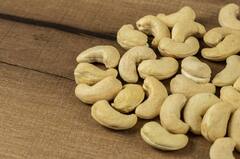 Cashew Benefits: রোজকার ডায়েটে রাখুন কাজুবাদাম, দ্রুত কমবে ওজন