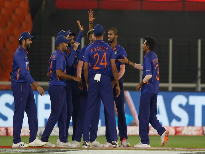 india beat west indies by 44 runs in 2nd odi team india lead series 2 0 narendra modi stadium ahmedabad IND vs WI: ભારતે બીજી વનડેમાં વેસ્ટઈન્ડિઝને 44 રને હાર આપી, બીજી વનડેમાં વેસ્ટઈન્ડિઝને 44 રને હરાવી સીરીઝ પર કર્યો કબ્જો