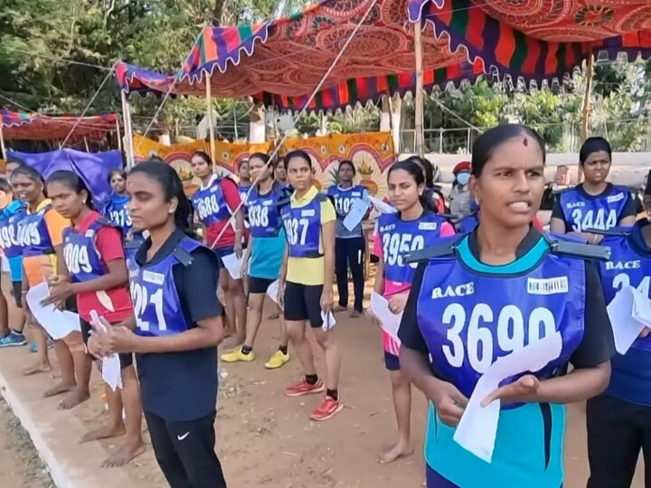 காவல்துறை தகுதி தேர்வுக்கு எடையை கூட்டி காட்ட 4 பேண்ட்களை போட்டு வந்த பெண் தகுதி நீக்கம்