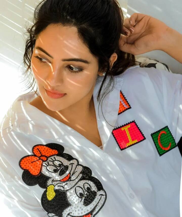 வெண்பனியே முன்பனியே என் தோளில் சாய்ந்திட வா