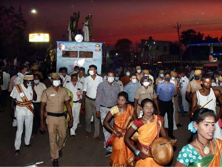 தஞ்சைக்கு வந்த தமிழக விடுதலைப்போராட்ட வீரர்களின் அலங்கார ஊர்திகள்