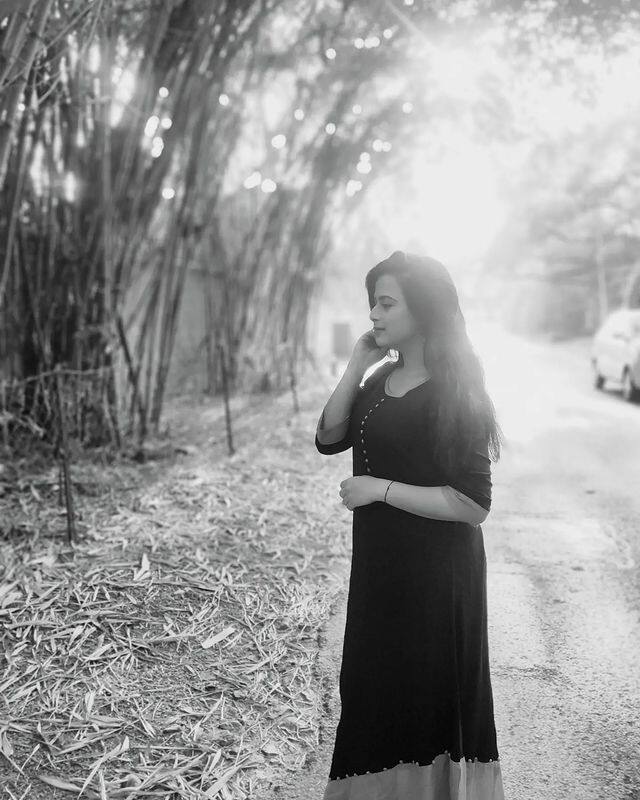 उत्तम अभिनय आणि सौंदर्य यामुळे प्राजक्ताचे अनेक चाहते आहेत. (photo:prajaktagaikwad_official/ig)