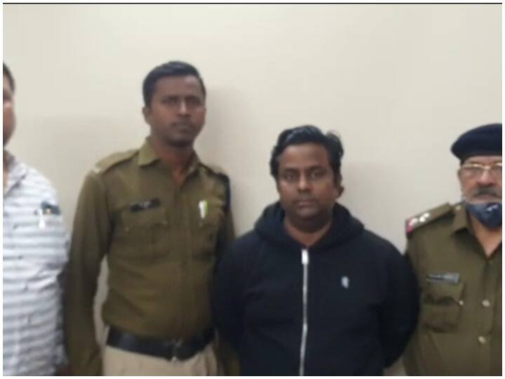 Bhilai police arrested accused who cheated 62 lakhs of two peple from Raipur Mana airport ANN Scrap Trader Fraud: 62 लाख की ठगी कर भाग रहा था आरोपी, पुलिस ने रायपुर एयरपोर्ट के अंदर से दौड़ाकर पकड़ा