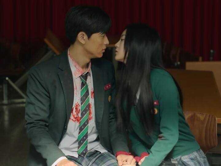 All of Us Are Dead: Cho Yi-hyun and Park Solomon reveal why kiss scene took 17 takes ఆ ముద్దు సీన్ కోసం 17 టేక్స్, 2 ఏళ్లు షూటింగ్, ‘All of Us Are Dead’లో ఆసక్తికర సన్నివేశం!