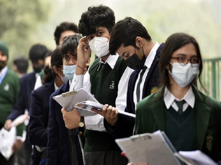 CBSE date sheet 2022 announced Central Board of Secondary Education (CBSE) conduct term-2 board exams Class 10 and 12 offline mode April 26 2022 CBSE Term-2 Board Exams For Class 10, 12 To Start From April 26 In Offline Mode