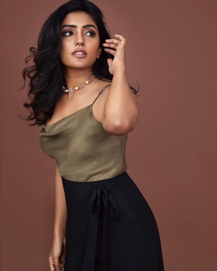 நீ கரம் ஒன்று கொடுத்தாய் எழுந்து விட்டேன் என்ன அழகு எத்தனை அழகு