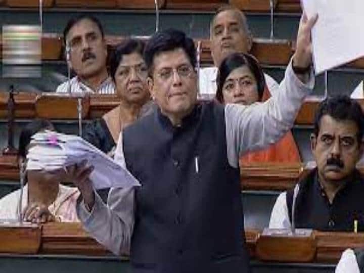 Union Budget session 2022 tamilnadu MP Condemns piyush goyal refused to reply in English “இந்தி தான்  எனது விருப்பமான மொழி” - பதிலளித்த அமைச்சரை பந்தாடும் தமிழக எம்.பிக்கள்!