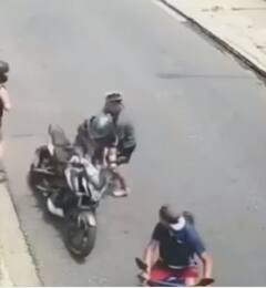 Video: ਬੰਦੂਕ ਦਿਖਾ ਕੇ ਲੁੱਟਣ ਆਏ ਚੋਰਾਂ ਨੂੰ ਸ਼ਖ਼ਸ ਨੇ ਇਸ ਤਰ੍ਹਾਂ ਸਿਖਾਇਆ ਸਬਕ