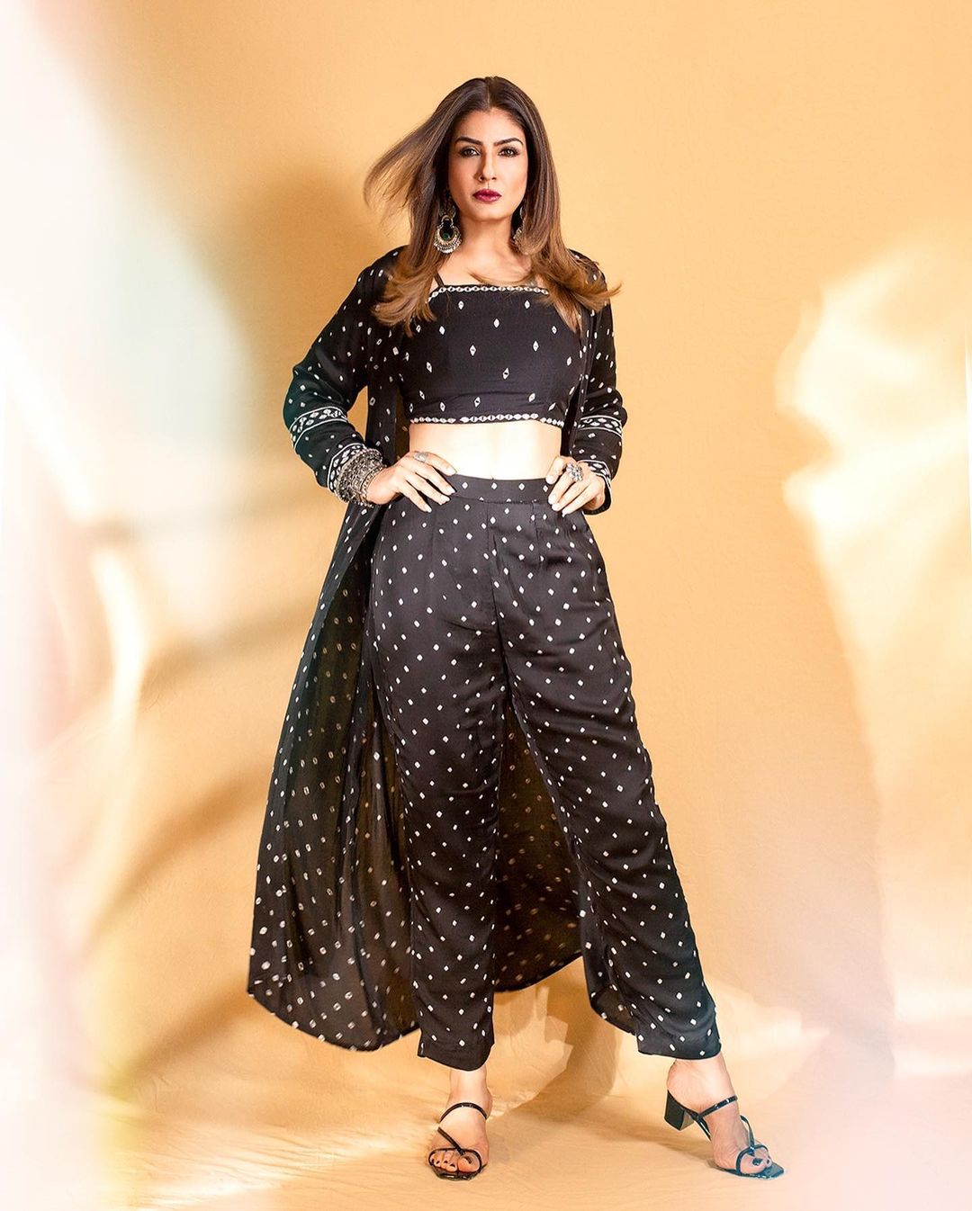 Black Embroidered Indo Set – kaalathelabel