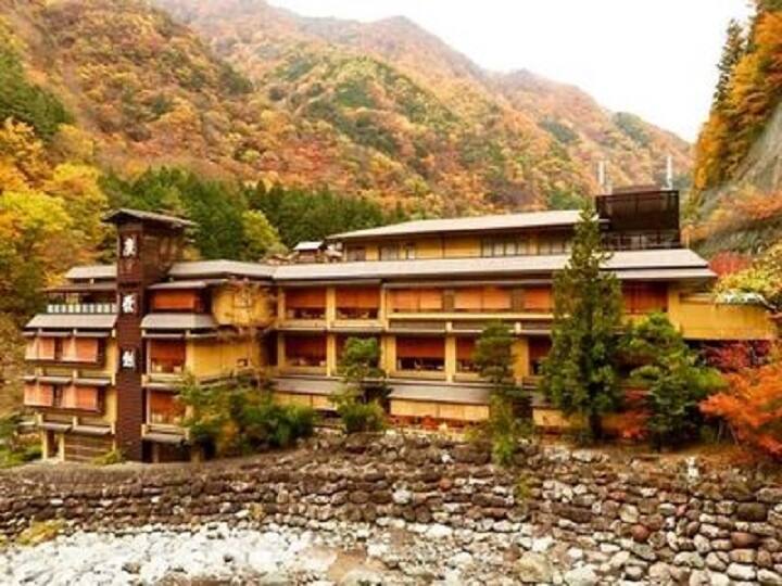 story of world's oldest running hotel from japan 1,300 ஆண்டுகள்.. 52 தலைமுறைகள்.. ஒரே ஓட்டல்.. ஆச்சரியப்படுத்தும் ஓட்டல் பிஸினஸ் குடும்பம்!!