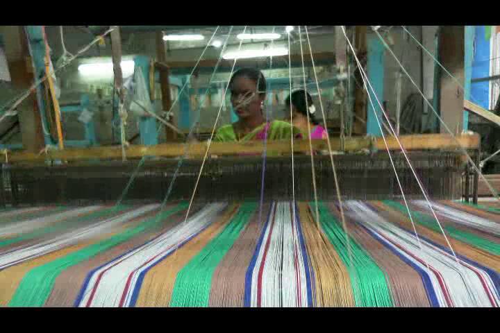Weavers struggling to find employment in Nizamabad District Nizamabad News: అవసరానికి ఆదుకోని సంఘాలు, పస్తులతో పడుకుంటున్న నేతన్నలు