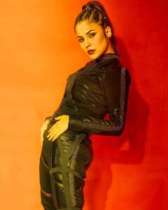 बिग बॉस फेम शहनाज गीलचा ग्लॅमरस अंदाज, पिवळ्या घागऱ्यात दिसतेय खास!