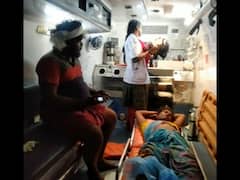வலியால் துடித்த கூலித் தொழிலாளி - 108 ஆம்புலன்ஸிலேயே பிரசவம் பார்த்த செவிலியருக்கு குவியும் பாராட்டு