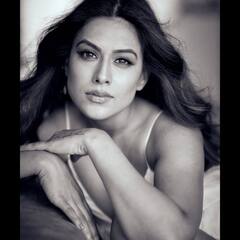 Nia Sharma Photos: डीप नेक व्हाइट ड्रेस पहन निया शर्मा ने बढ़ाया इंटरनेट का पारा, एक्ट्रेस की ऐसी फोटो देख हर किसी ने दिल हारा