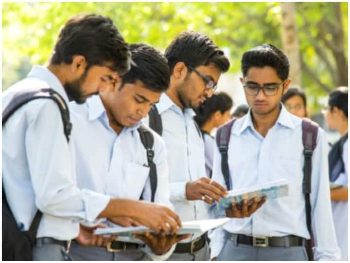 MP Board Exams 2022 Date Sheet released for class 9 and 11 check Exam schedule online at mpbse.nic.in MP Board Exams 2022: इन तारीखों पर होगी मध्य प्रदेश बोर्ड नौंवी और ग्यारहवीं की परीक्षा, जारी हुआ परीक्षा शेड्यूल