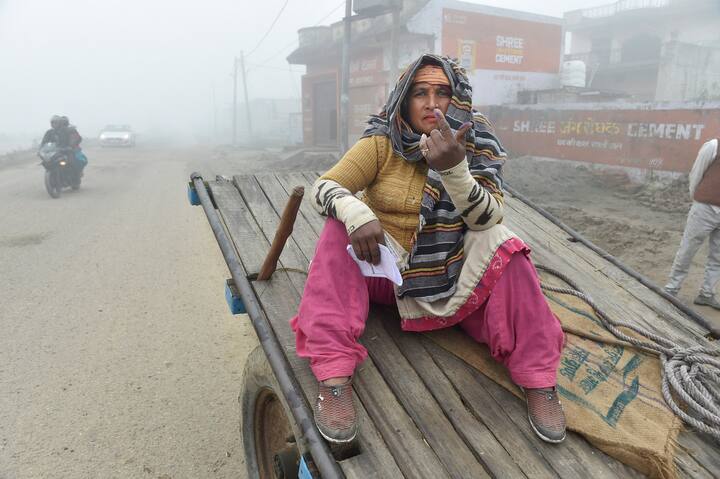 A woman showing the polling mark on her finger | Courtesy: PTI