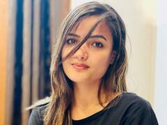 Siri Hanumanthu: నలుపు వర్ణం చీరలో చందమామలా మెరిసిపోతున్న బిగ్‌బాస్ బ్యూటీ సిరి