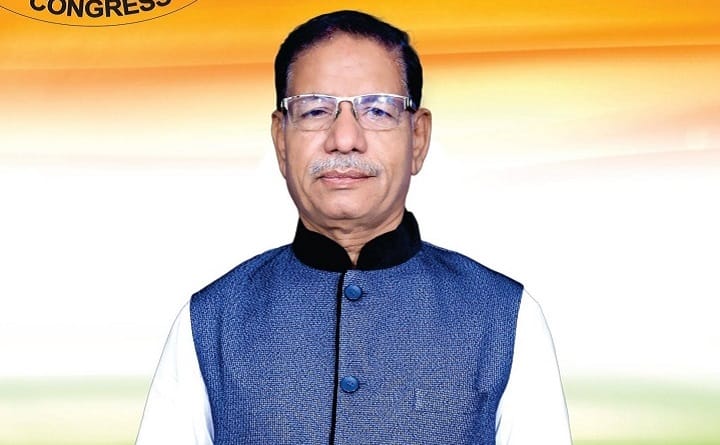 કોંગ્રેસના કયા ધારાસભ્યની તબિયત વધુ લથડતાં લઈ જવાયા ચેન્નઇ? કોરોનાને કારણે 10 દિવસથી વેન્ટિલેટર પર Gujarat Congress MLA Doctor Anil Joshiyara shifter Channai for more treatment of Corona કોંગ્રેસના કયા ધારાસભ્યની તબિયત વધુ લથડતાં લઈ જવાયા ચેન્નઇ? કોરોનાને કારણે 10 દિવસથી વેન્ટિલેટર પર