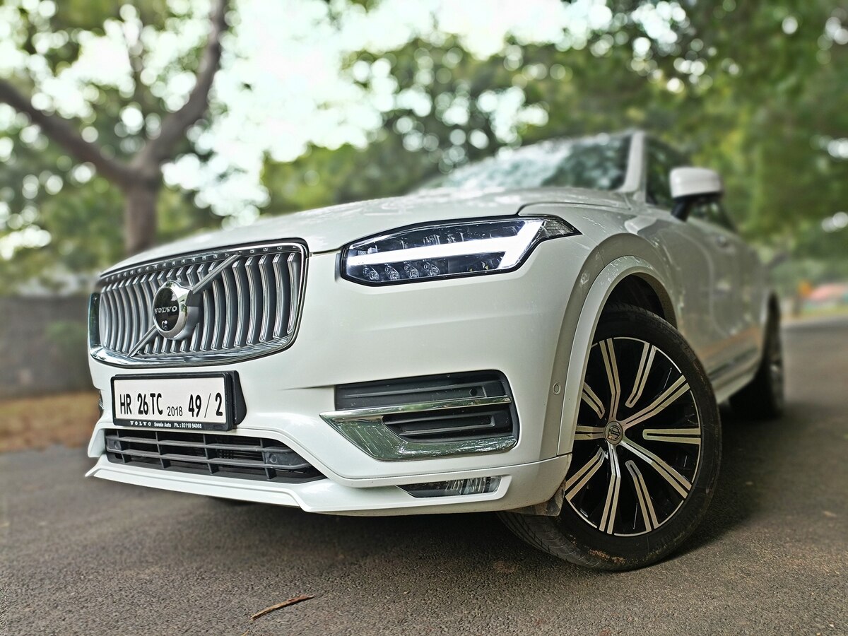 Volvo XC90 Review: પેટ્રોલ એન્જિન સાથે હરિફો પર ભારે પડે છે Volvo XC90, લુક, ફીચર્સ છે શાનદાર