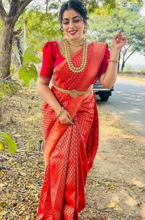 வாய்மூடியே வாயப் பொளந்தேன், வெருங்காலுல விண்வெளி போனேன்