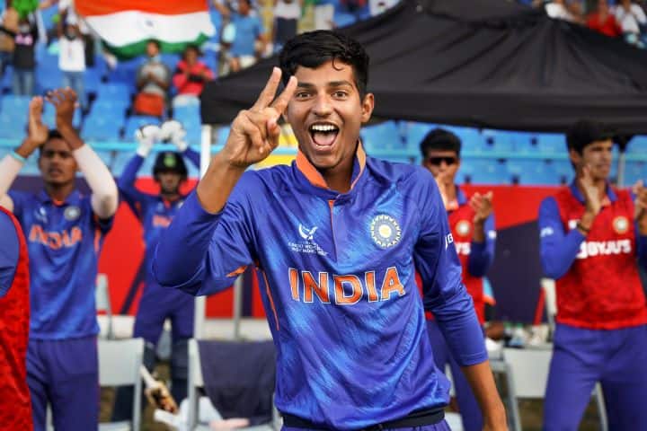 IPL Auctions 2022: Indias U19 World Cup winning captain this year  Yash Dhull sold toDelh iCapitals for Rs 50 Lakh IPL Auctions 2022: ભારતને અંડર-19 વર્લ્ડકપ જીતાડનારો કેપ્ટન કેટલા લાખમાં વેચાયો ? જાણો વિગત