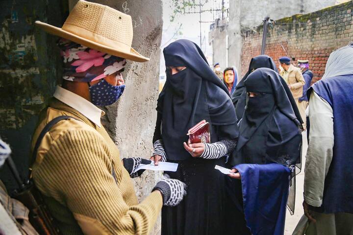 Other districts where polling is underway includes Muzaffarnagar, Meerut, Hapur, Bulandshahr, Aligarh, Mathura and Agra | Courtesy: PTI