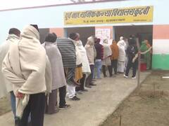 UP Elections: पहले चरण के लिए हो रही वोटिंग, कई जगहों पर ईवीएम में गड़बड़ी, सुबह 11 बजे तक 20 फीसदी हुई वोटिंग