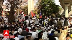 Pune : पुण्यातल्या RTOसमोर रिक्षावाला संघटनेचा रास्तारोको, रेल्वे स्थानक परिसरातील वाहतूक विस्कळीत