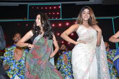 Khiladi: ‘ఖిలాడి’ ప్రీ రిలీజ్ సందడి.. అందరి చూపూ ఈ భామల వైపే!