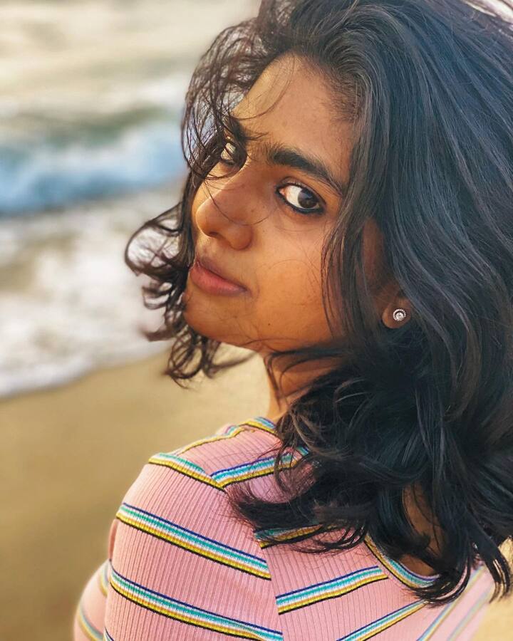 புயலுக்கு பிறந்தவள் நான் தென்றலென்று மாறிவிட்டேன்