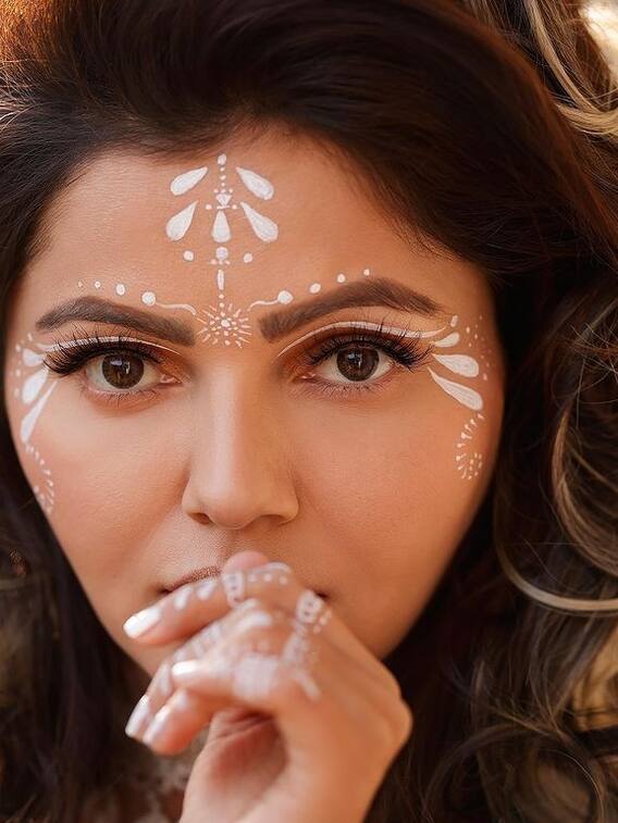 Rubina Dilaik के हटके लुक्स बना देंगे आपको दीवाना