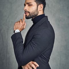 Siddhant Chaturvedi: दीपिका पादुकोण के साथ Gehraiyaan में रोमांटिक सीन करके चर्चा में हैं बलिया के Siddhant Chaturvedi, जानिए उनके बारे में