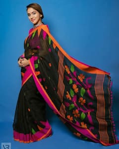 भल्याभल्या अभिनेत्रींना मागे पाडते 'या' अभिनेत्याची बायको; पाहा फोटो