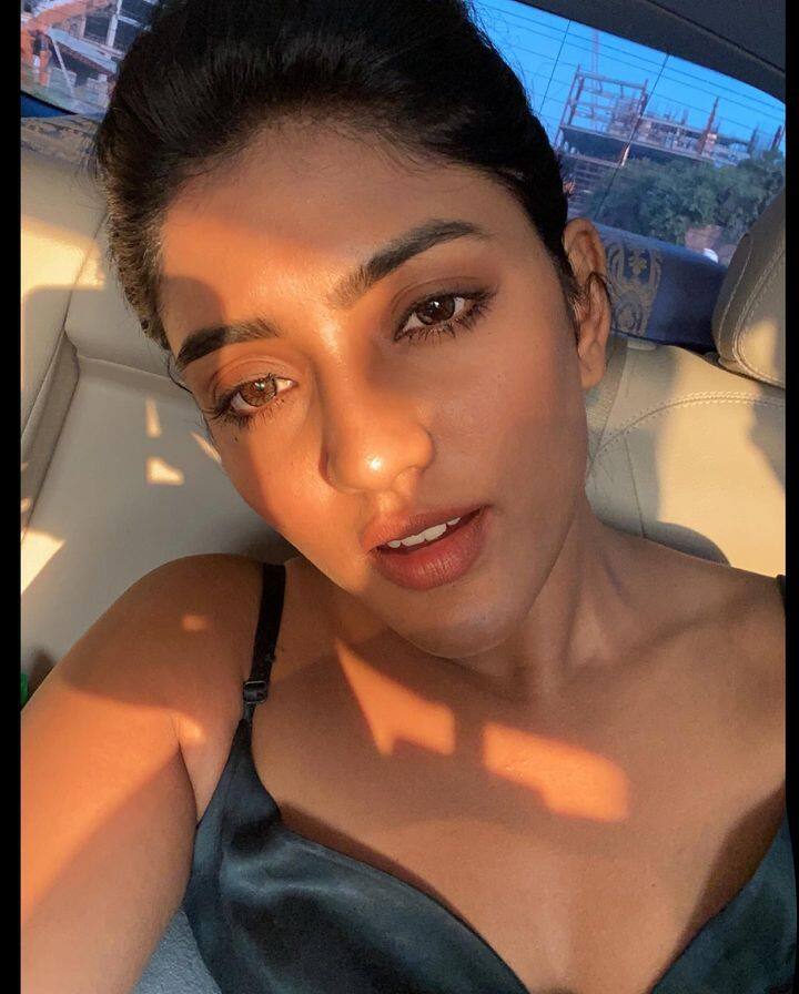 அன்பே உன் ஒற்றை பார்வை அதை தானே யாசிதேன் கிடையாதேன்றால் கிளியே என் உயிர் போக யோசித்தேன்