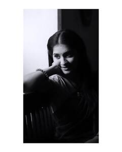 IN PICS : राजा रानीची गं जोडी; पाहा संजूचे भन्नाट फोटो