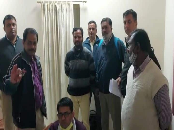 MP News: इंदौर में CBI ने गैस कंपनी के प्रोजेक्ट मैनेजर को रिश्वत लेते रंगे हाथों गिरफ्तार किया