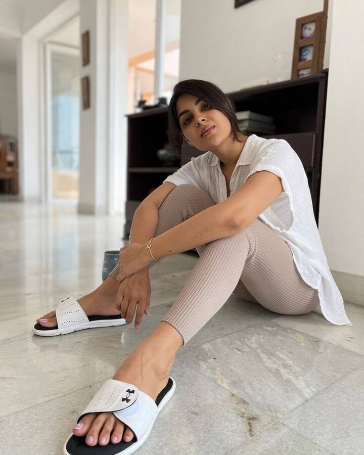 நேற்றும் இன்றும் வேறா இன்று காணும் நானும் நானா உன் பேச்சில் என்னை வீழ்த்தி செல்லாதே