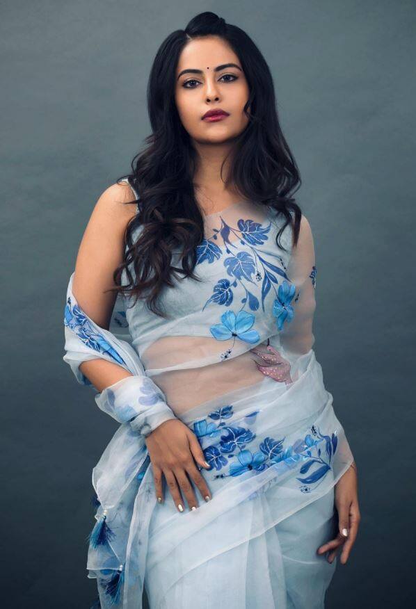 અવિકા ગૌરે પોતાના સોશિયલ મીડિયા એકાઉન્ટ પર કેટલીક તસવીરો શેર કરી છે જેમાં તે ખૂબ બદલાયેલી દેખાઇ રહી છે.