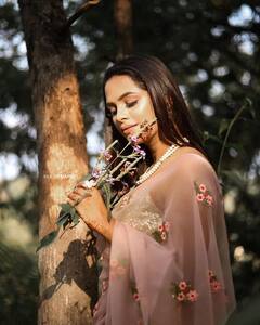 'मिसेस मुख्यमंत्री' फेम सुमी बनलीये नवरी; पाहा फोटो