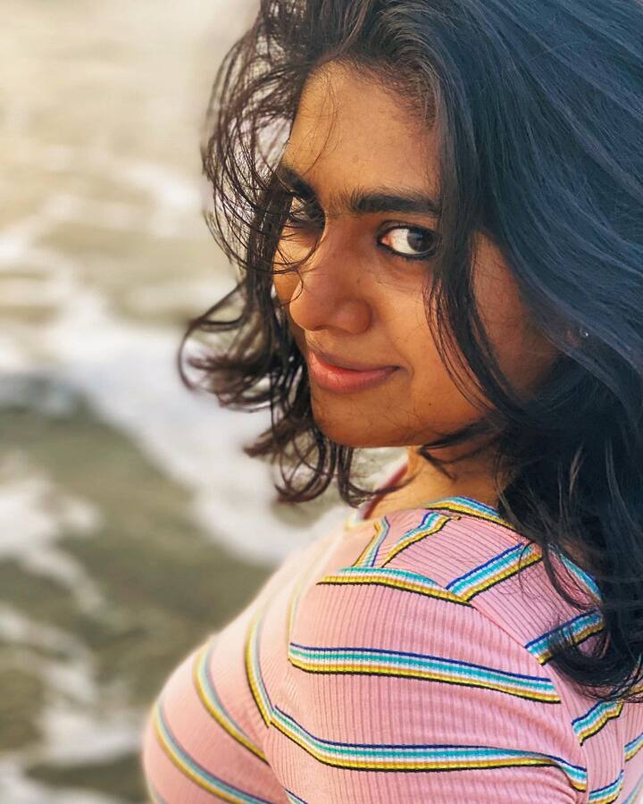 பூவே உன்னைப் பார்த்த பின்னே பூக்களின் மொழியறிந்தேன்