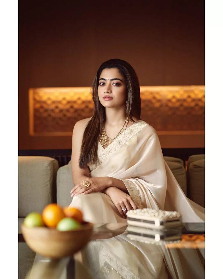 तिचे सुंदर फोटो पाहून चाहते तिच्या बालिशपणाचे आणि सौंदर्याचे तोंडभरू कौतुक करत असतात. (photo:rashmika_mandanna/ig)