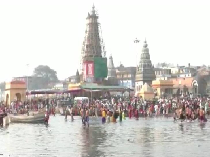 Pandharpur News Updates ABP Impact Pure Water in Chandrabhaga maghi  Ekadashi  ABP Impact : चंद्रभागेतील दूषित पाण्यापासून वारकऱ्यांची सुटका, नवीन पाणी सोडलं; पवित्र स्नानाचा आनंद 