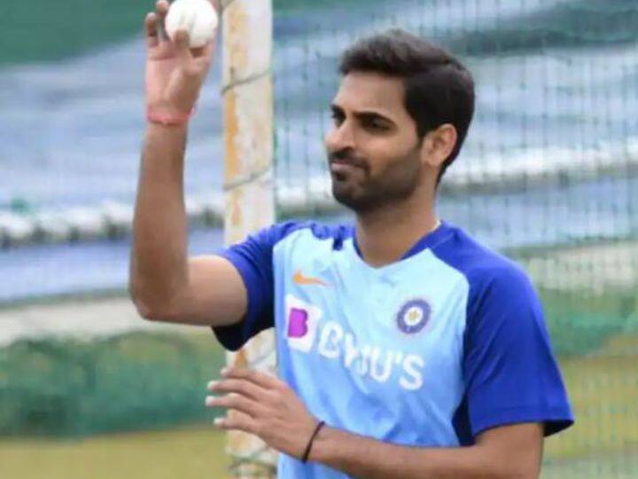 शमी पाठोपाठ आणखी एक अनुभवी भारतीय गोलंदाज म्हणजे भुवनेश्वर कुमार. स्वींग किंग भुवनेश्वर कुमार मागी काही काळापासून फॉर्ममध्ये नसला तरी त्याच्यावर मोठी बोली लागू शकते.